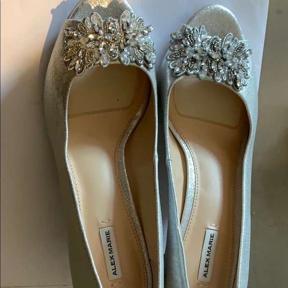 Shoe - Picture 2 of 4